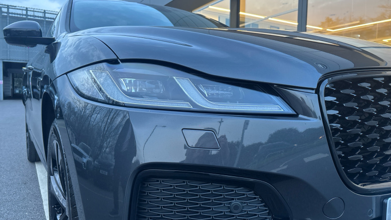 Jaguar F-Pace 3.0 D300 Sport 5dr Auto AWD Diesel Estate